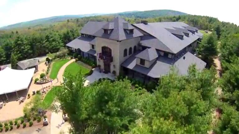 ©Chateau Morrisette Winery